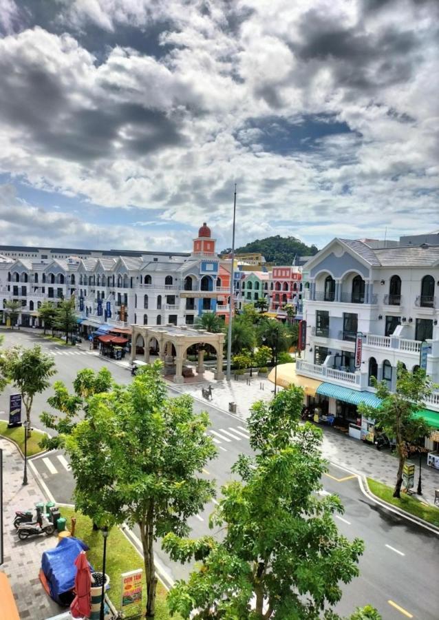 Bistro Hotel Grand World Phu Quoc Luaran gambar